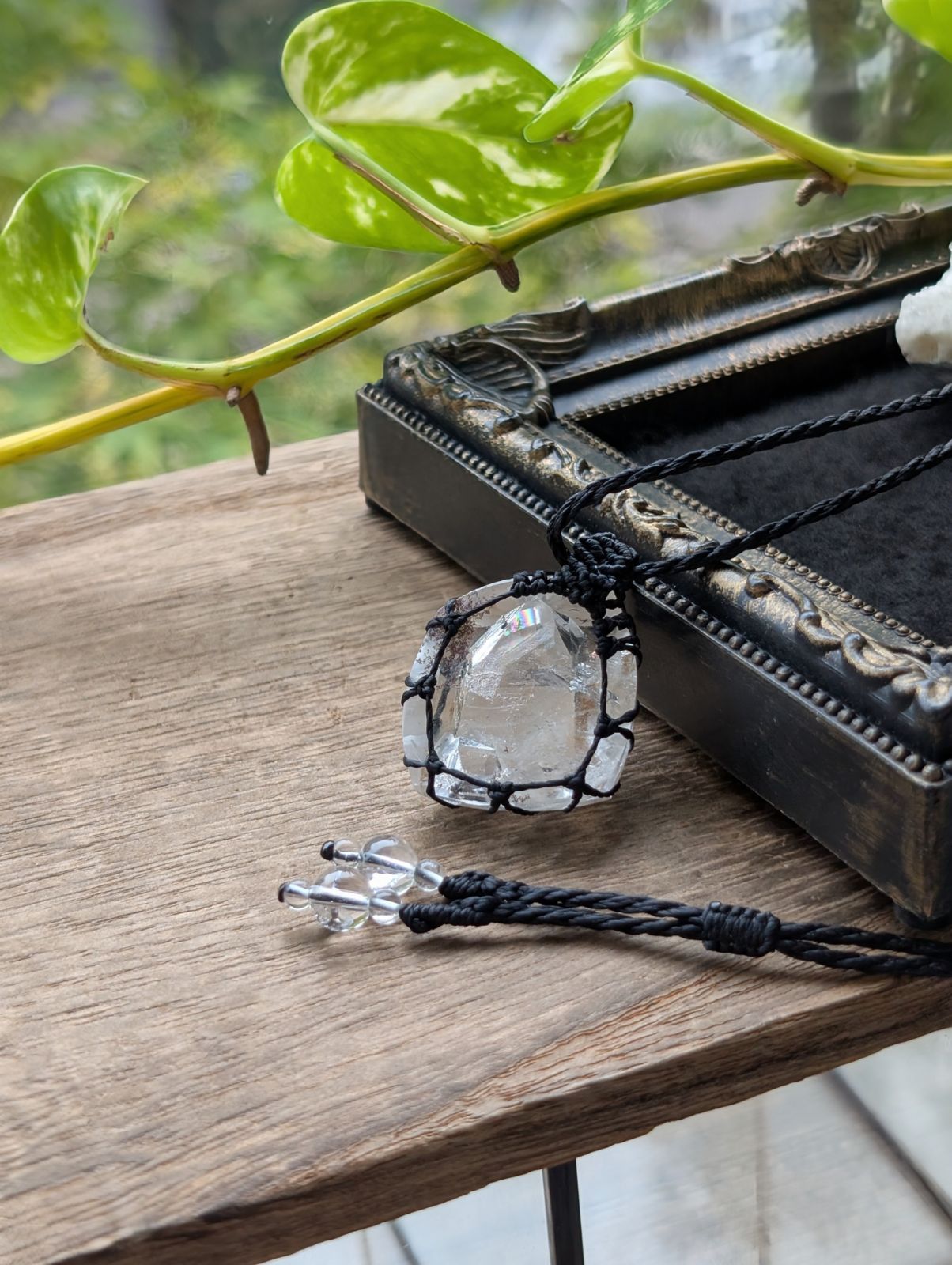 High Quality Stone 虹入り クォーツinクォーツ マクラメ編みネックレス 359