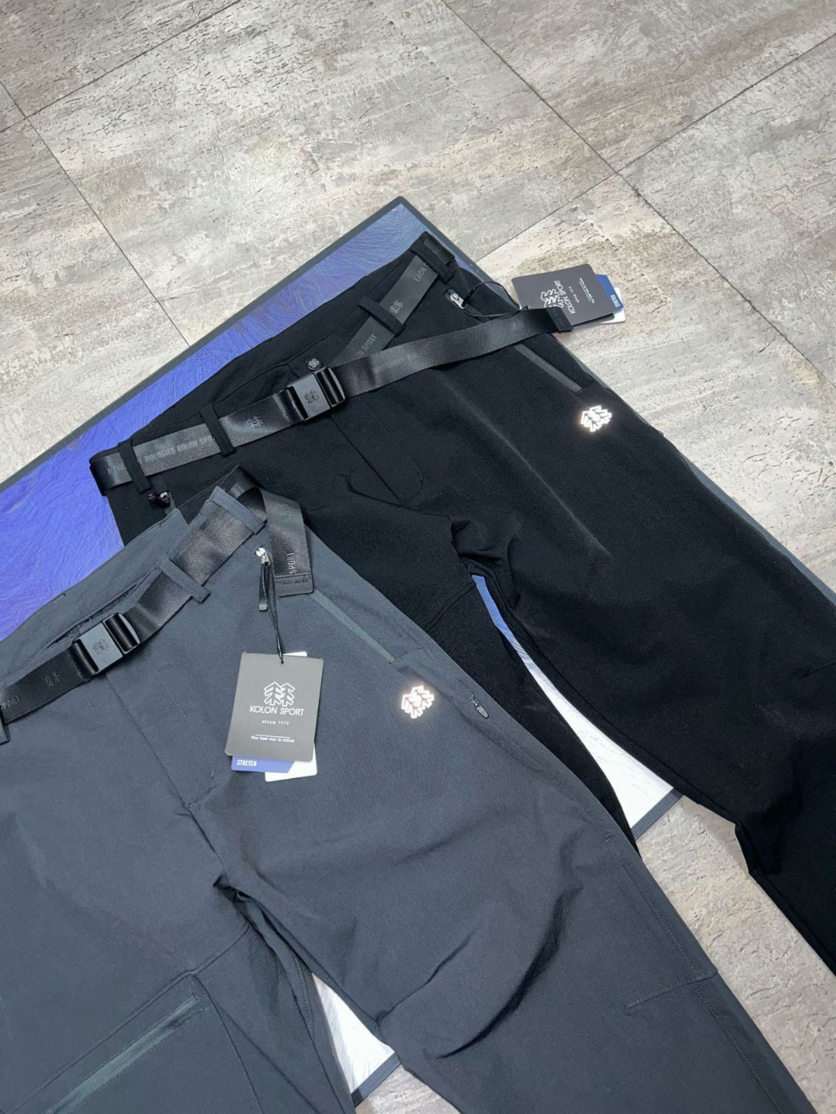 ストレッチのあるクラシックなパターンのパンツ ソフトシェルで速乾性のあるパンツ