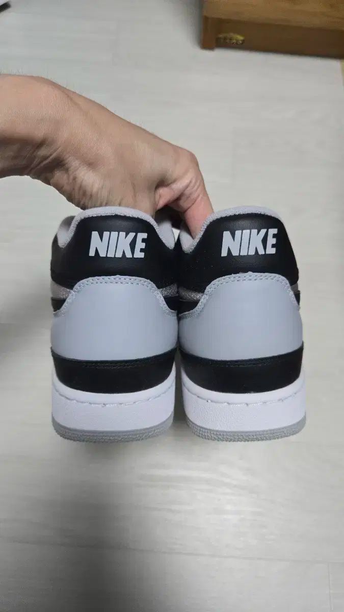 NIKE ナイキ 攻撃 QS SP 295mm テニスシューズ LLC-HASEGAWATOSO_COM