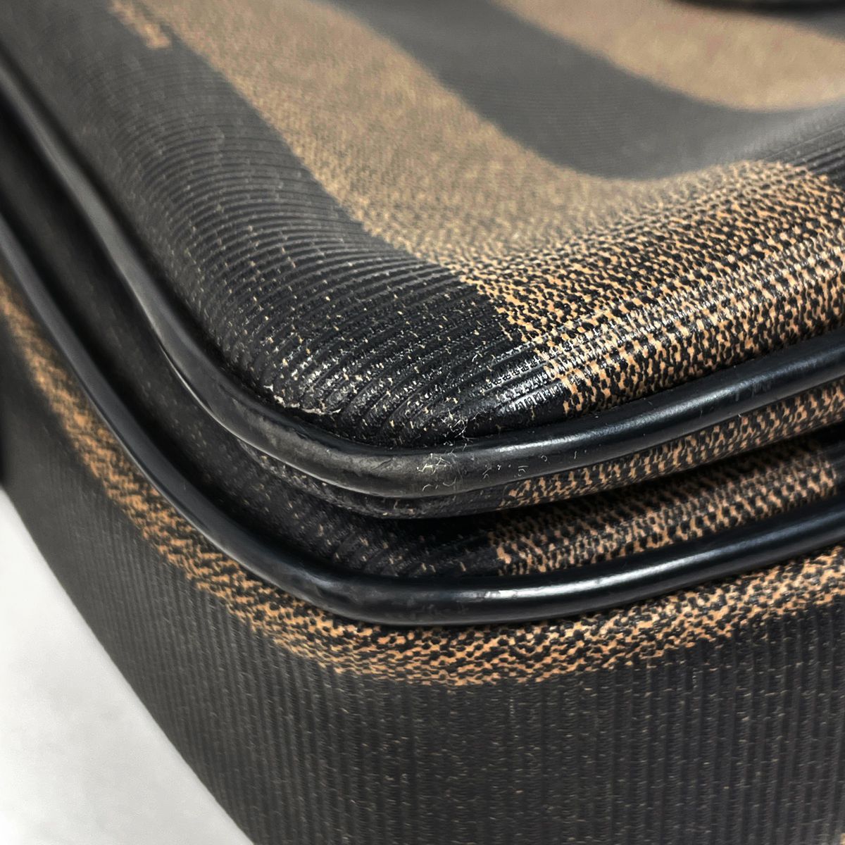 ショルダーバッグ 斜め掛け