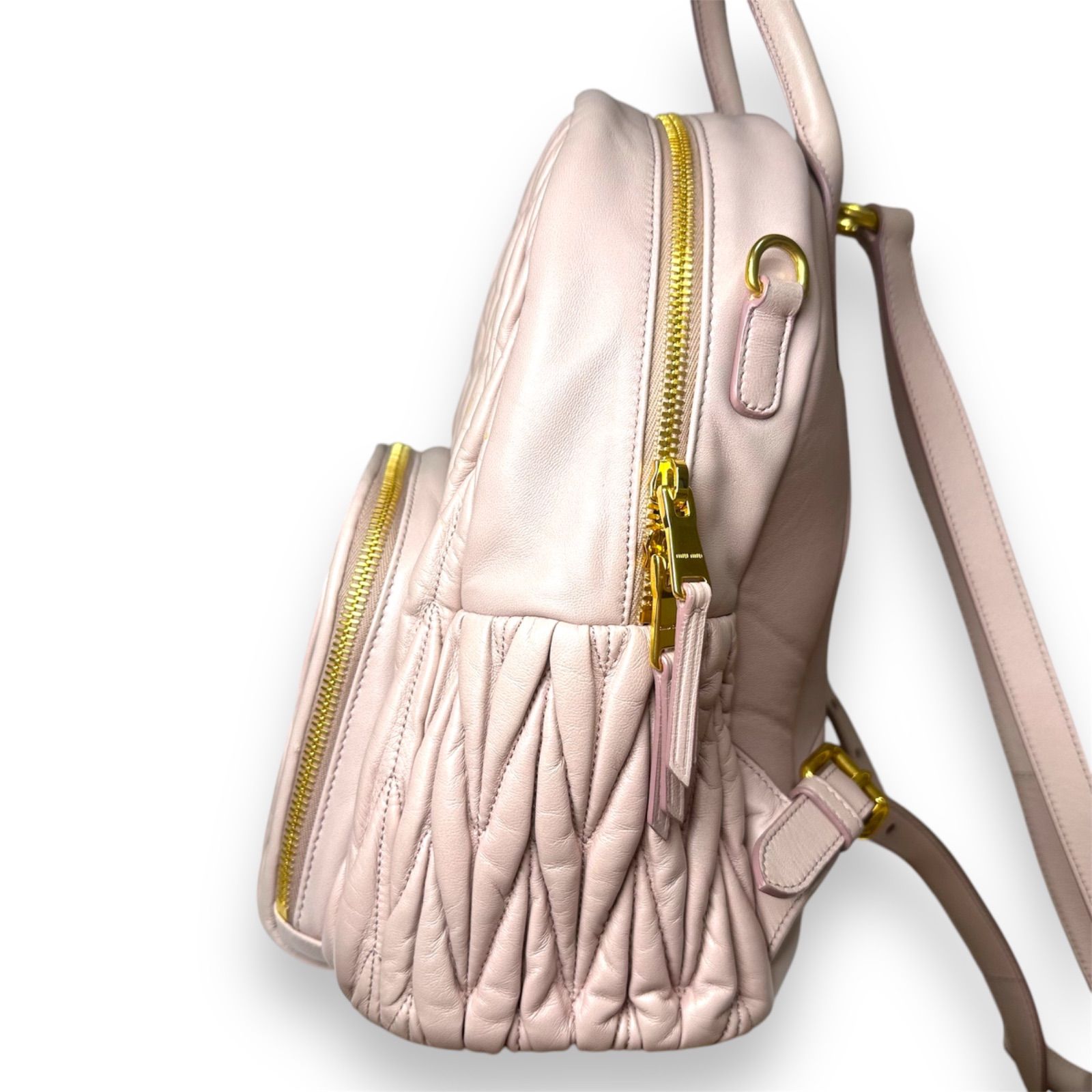 Miumiu リュック　バックパック　マテラッセ　レザー　キルティング miu 中古 ミュウミュウ リュック レディース ブランド MIUMIU