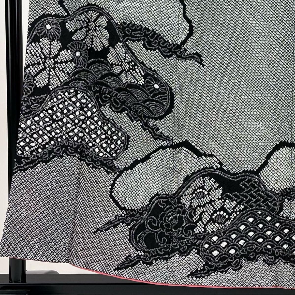 訪問着 身丈155.5cm 裄丈63cm S 袷 笠松 菊 総絞り 黒 正絹 秀品