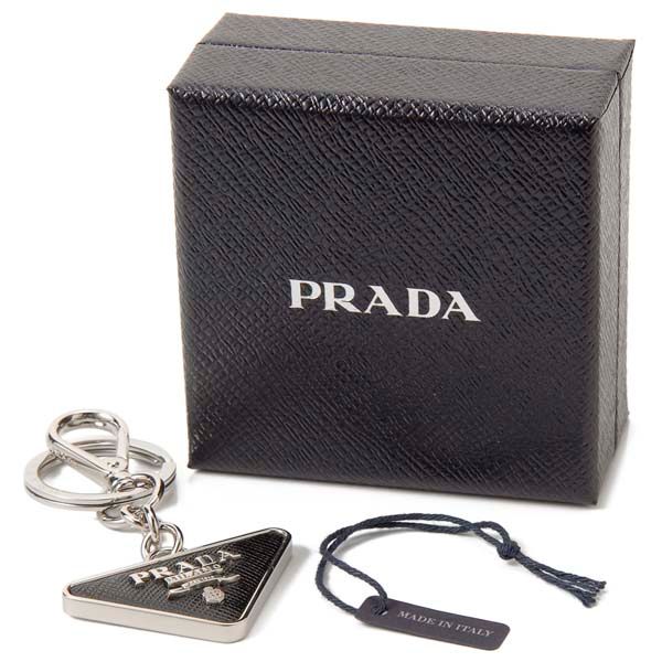 美品　PRADA キーホルダー　サフィアーノ　ブラック　キーリング　三角ダク プラダ PRADA キーリング キーホルダー ブラック 黒 2PP080 053 F0002