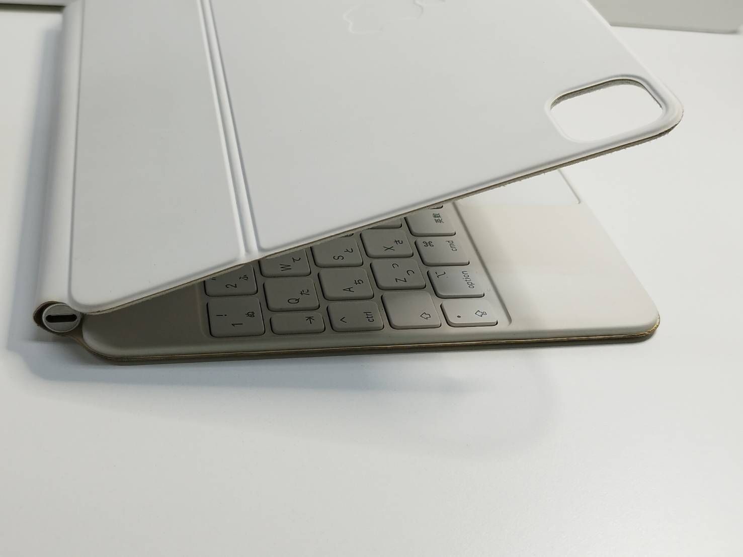 Apple iPad Magic Keyboard/A2261/日本語配列〈MJQJ3J/A〉