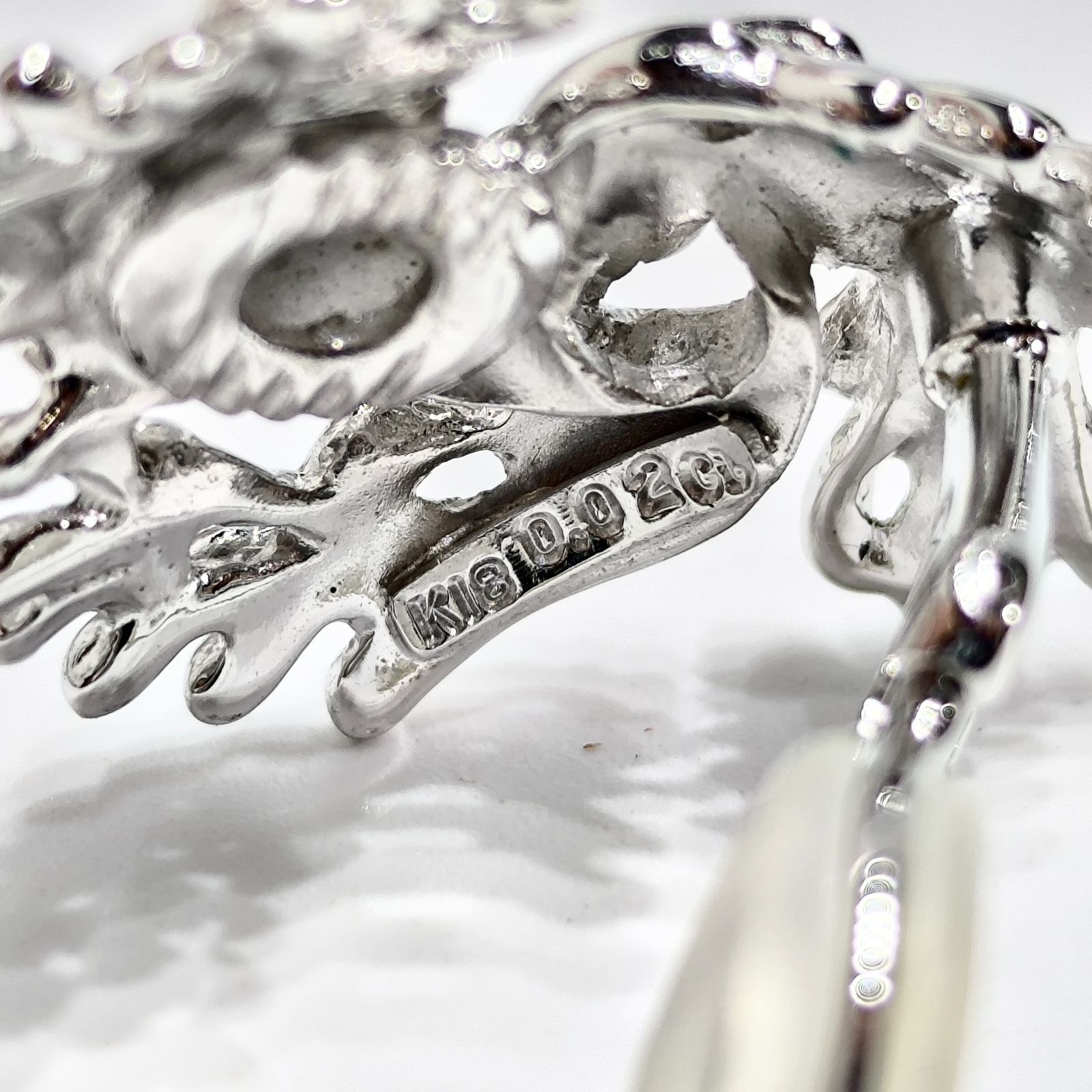 モチーフイヤリング 愛