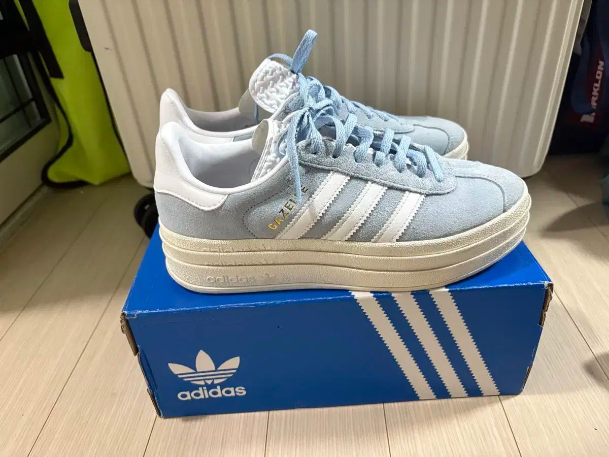 アディダス ガゼル ボールド クリア スニーカー スカイホワイト 235