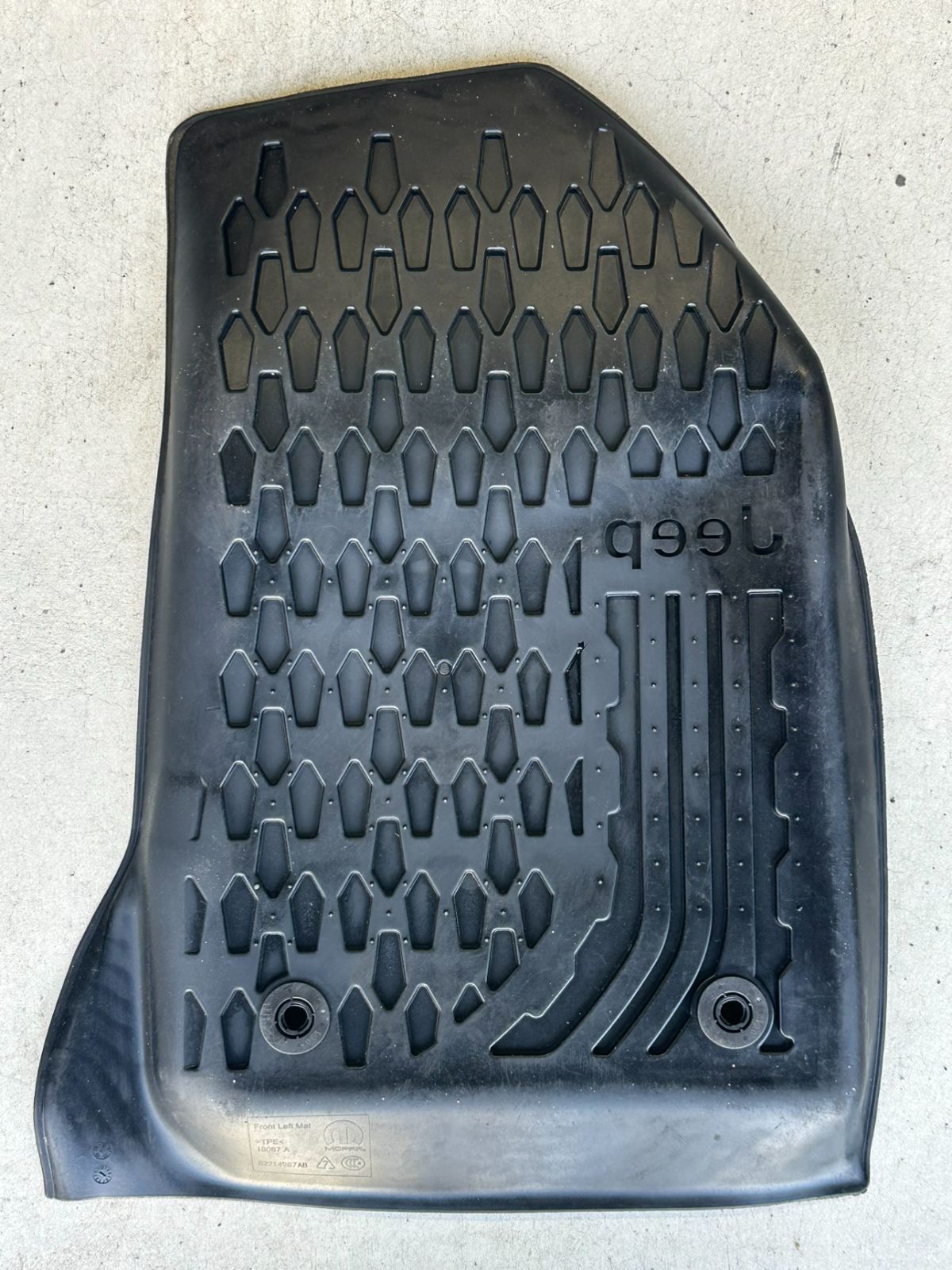 クライスラー ジープ コンパス Compass M6 17～ フロアマット ラバーマット ラバータイプ ゴム 82214987AB 4枚セット 品 BRIGHTFACE_UK