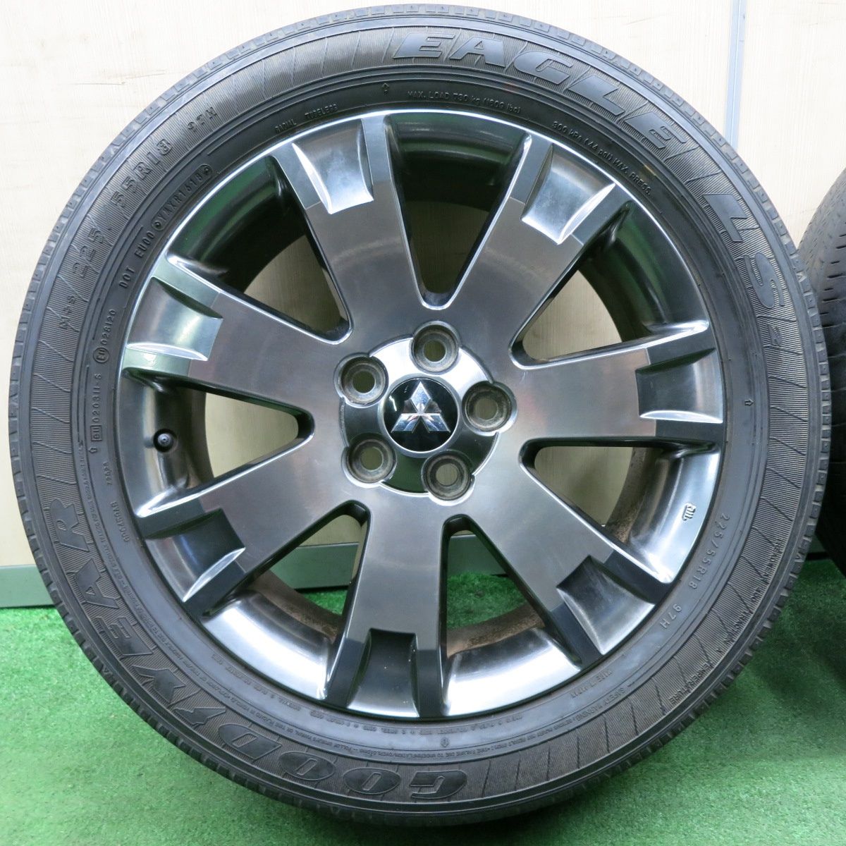 送料無料* キレイ☆三菱 デリカ D:5 純正 225/55R18 グッドイヤー イーグル LS2 18インチ D5 PCD114.3/5H☆4052401NJノ  - メルカリ