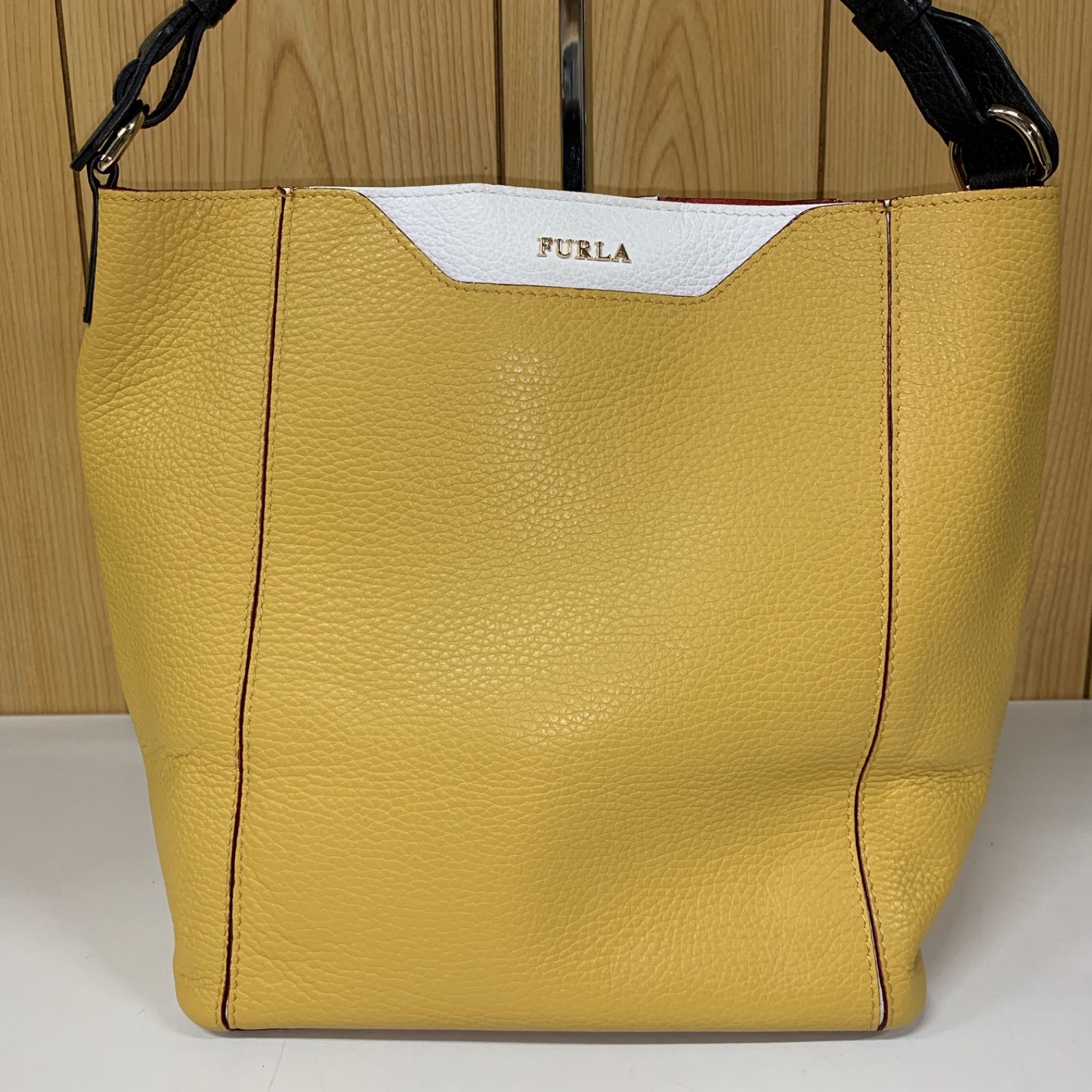 53 美品 FURLA フルラ レザー トートバッグ イエロー レディース 鞄 