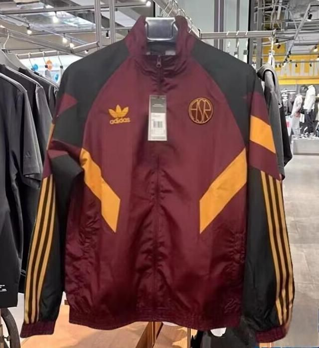 24/25 ローマ 練習着 試合前 トレンチコート - メルカリ 24/25 ローマ 練習着 試合前 トレンチコート - メルカリ