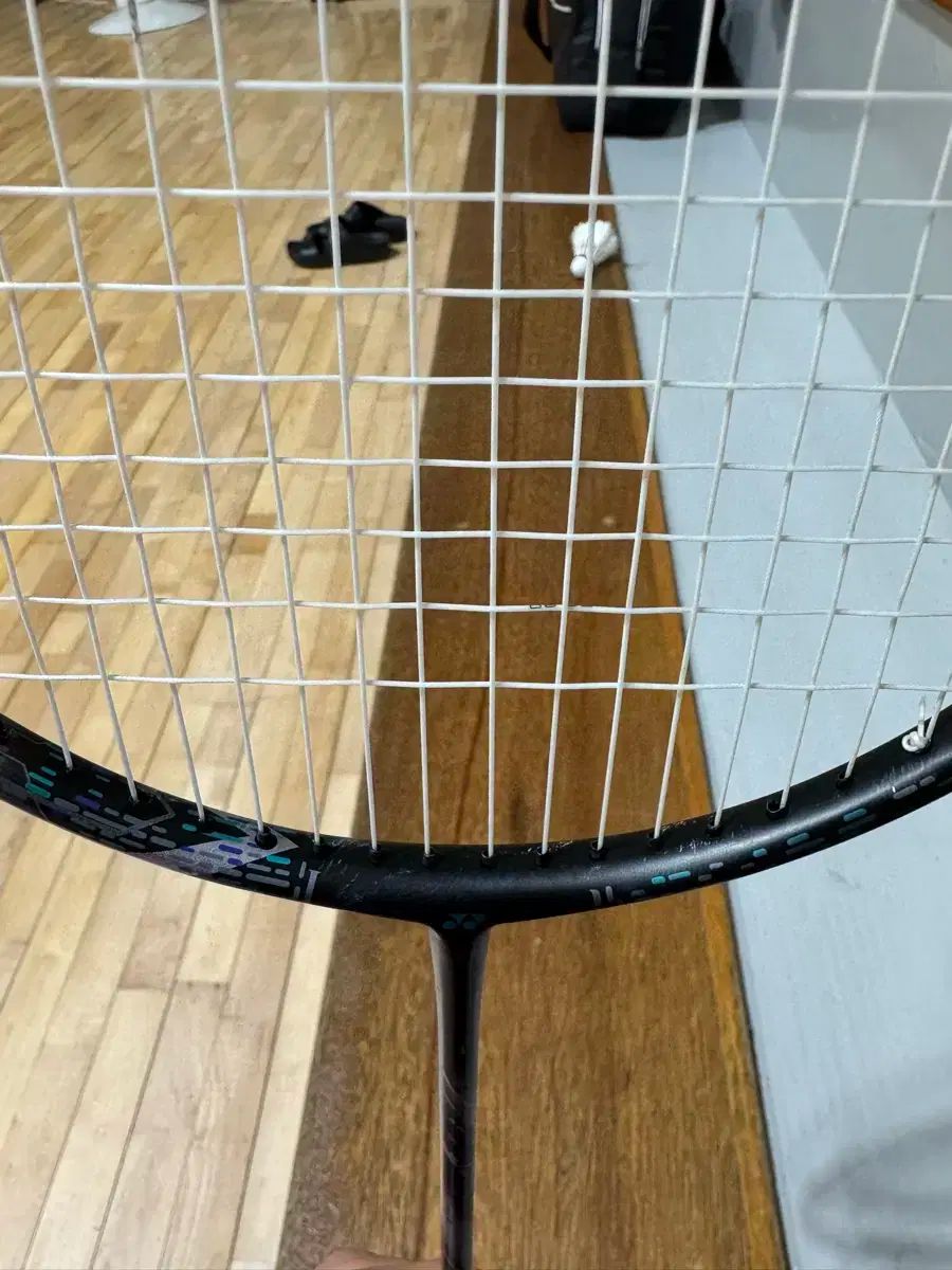 YONEX