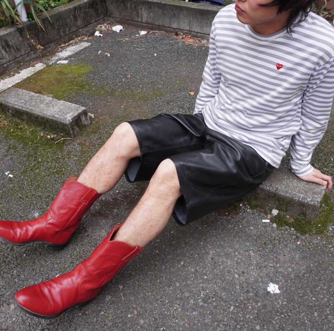 ブラック