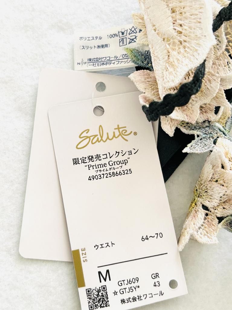 M み
