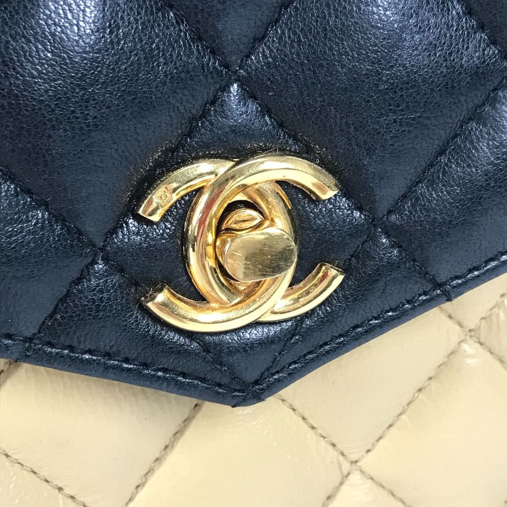 CHANEL シャネル ショルダーバッグ CC ココマーク マトラッセ 