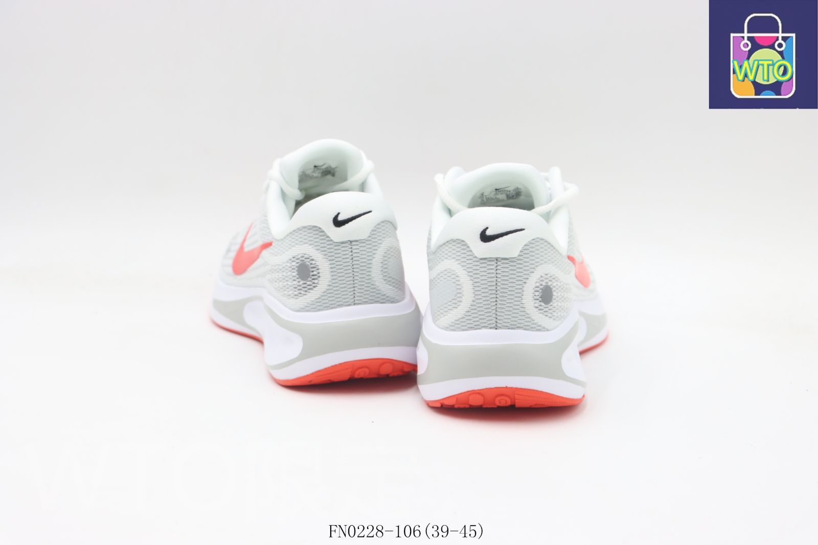 今日特価】Nike ナイキ ランニングシューズ ホワイトレッド