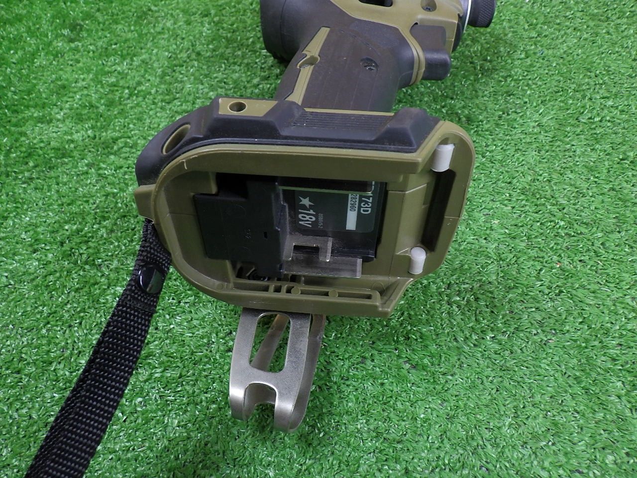 インパクトドライバー TD173D