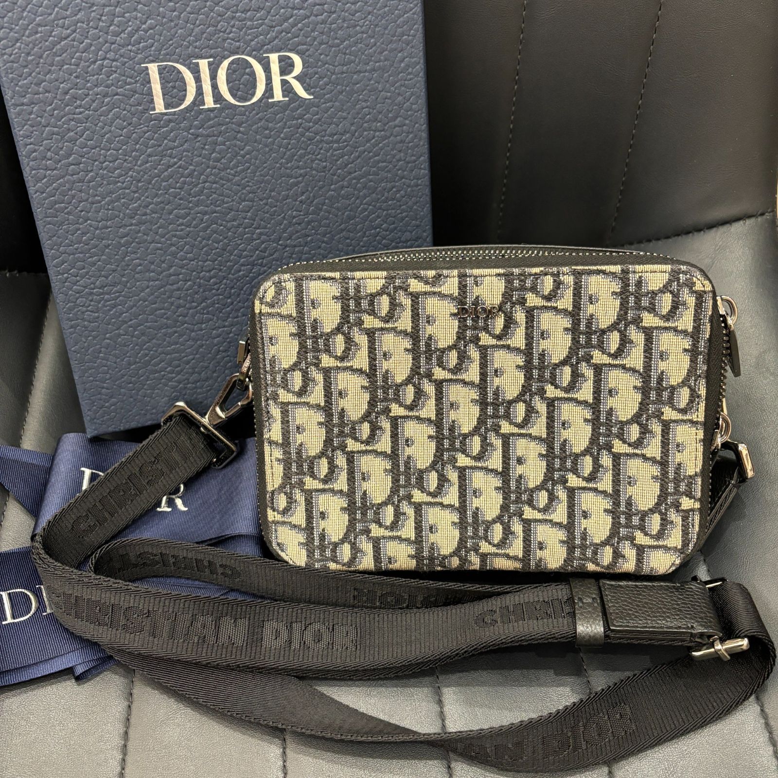 クリスチャン・ディオール Dior 安全ピン 箱つき