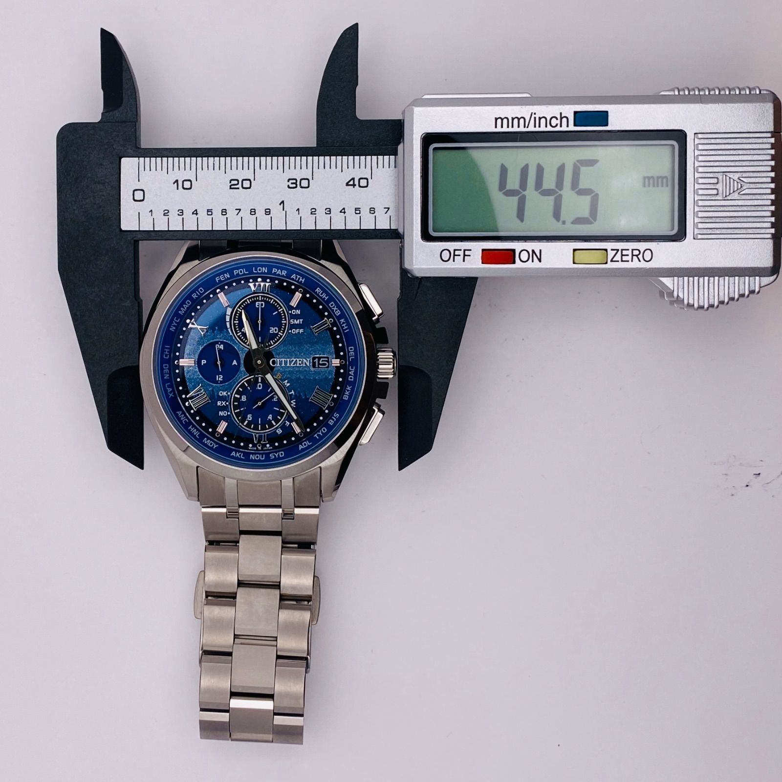 ☆希少☆CITIZENアテッサ.エコドライブ.チタン.電波ソーラー腕時計