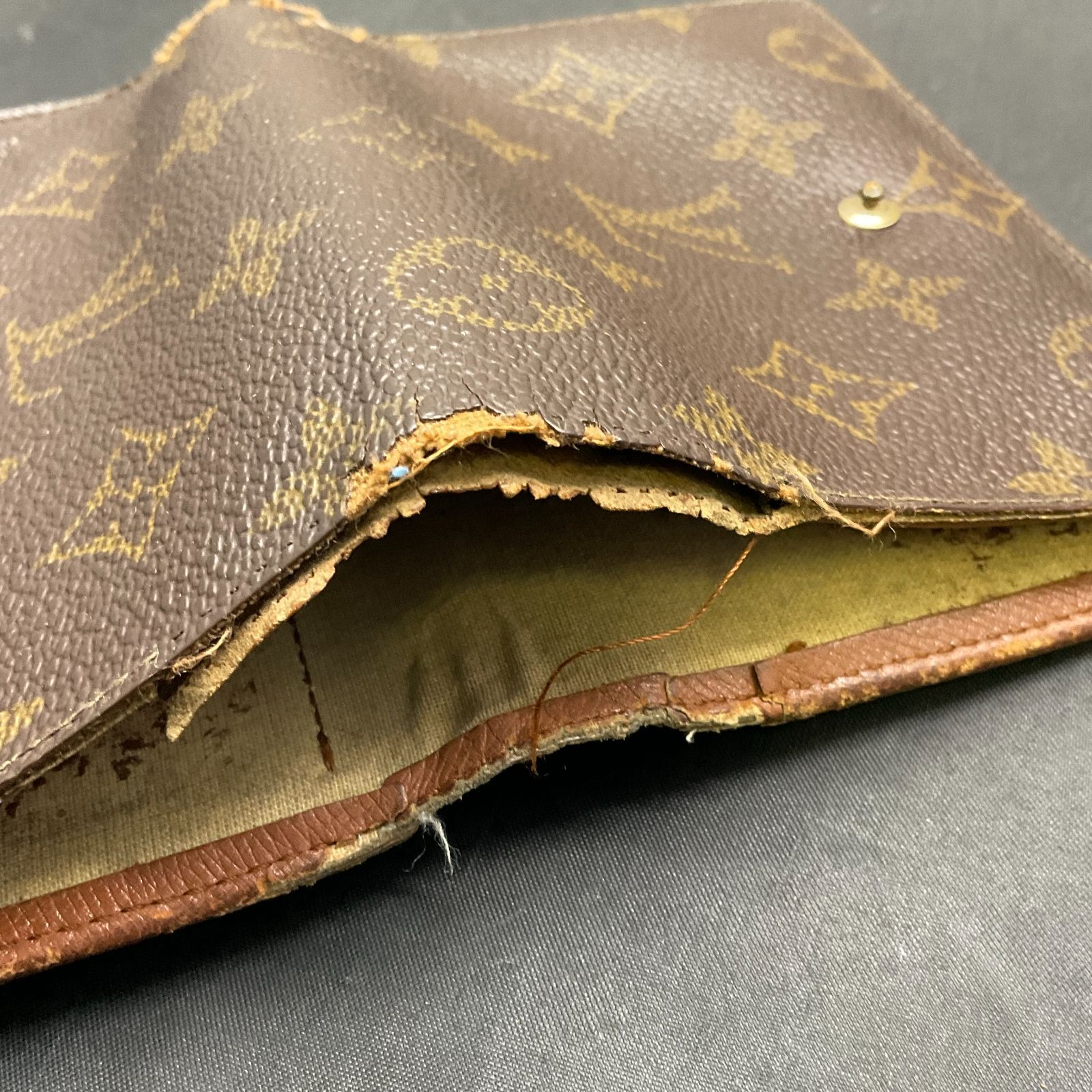 ルイヴィトン　Louis Vuitton 二つ折り財布 モノグラム ルイヴィトン Louis Vuitton 二つ折り財布 モノグラム - メルカリ