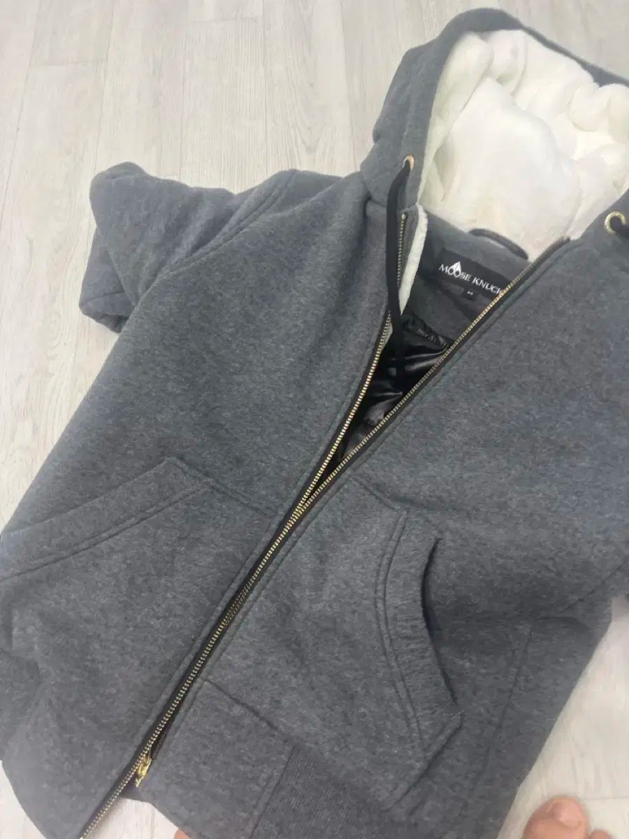 ジップアップパーカー フード付き