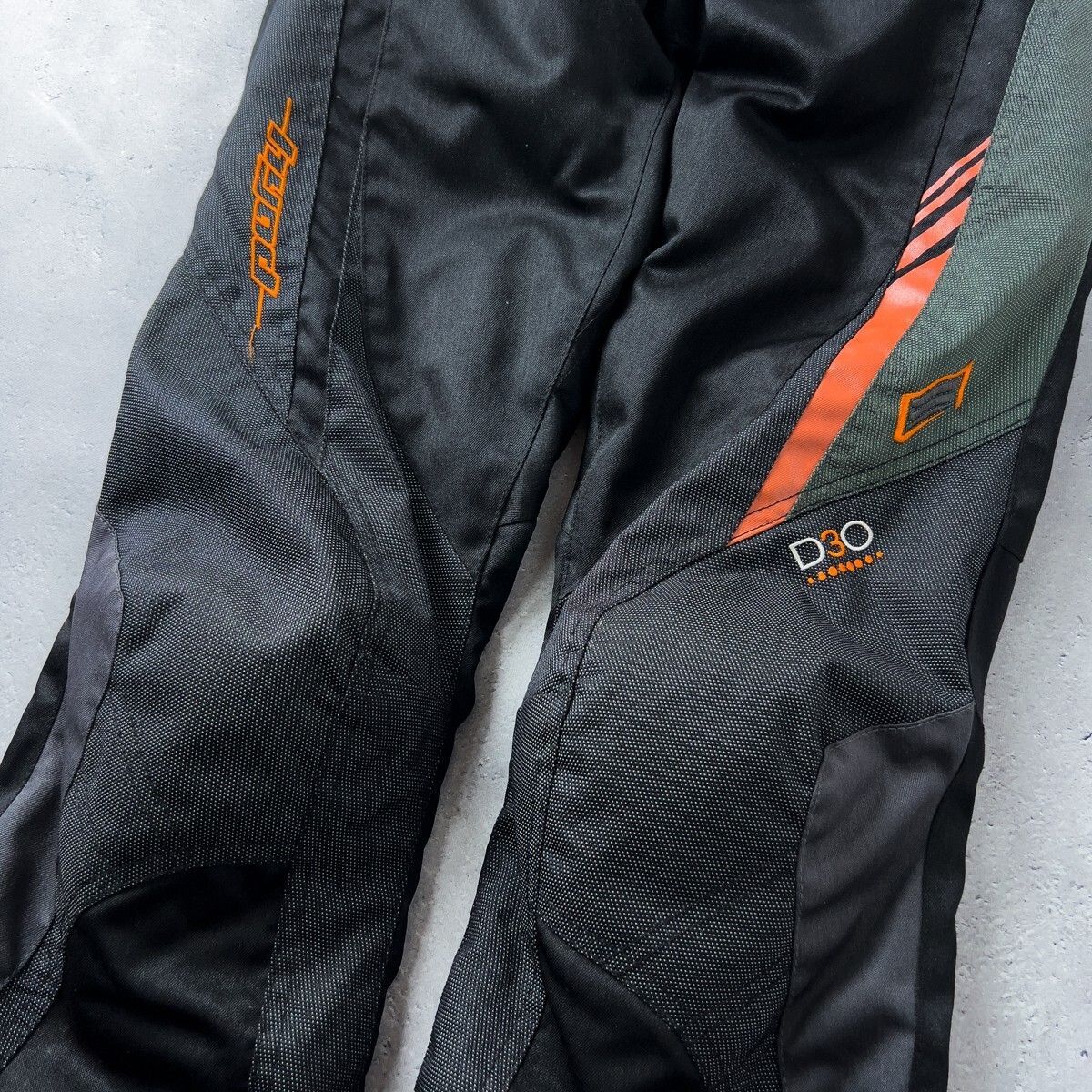 hyod テキスタイルウィンターパンツ MWサイズ