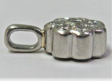 Pt900 プラチナ ペンダント 花柄 ダイヤ 8ヶ 0.15ct - メルカリ