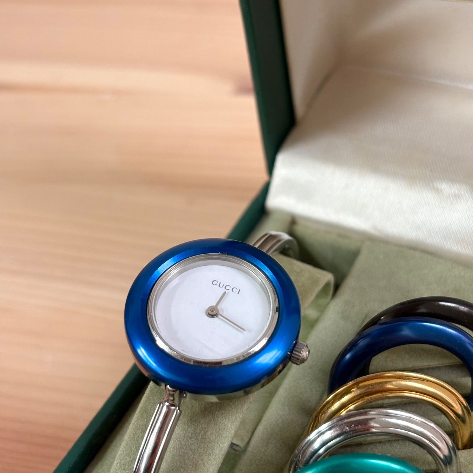 GUCCI グッチ 11/12.2L チェンジベゼル クォーツ 腕時計 6色 - メルカリ