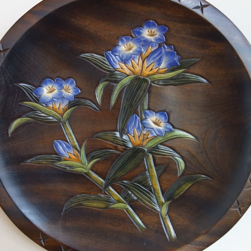 リンドウ　木彫り　アライ工芸　農民美術 木彫りの飾り鉢 尺2寸 「リンドウ」 信州農民美術品 - メルカリ