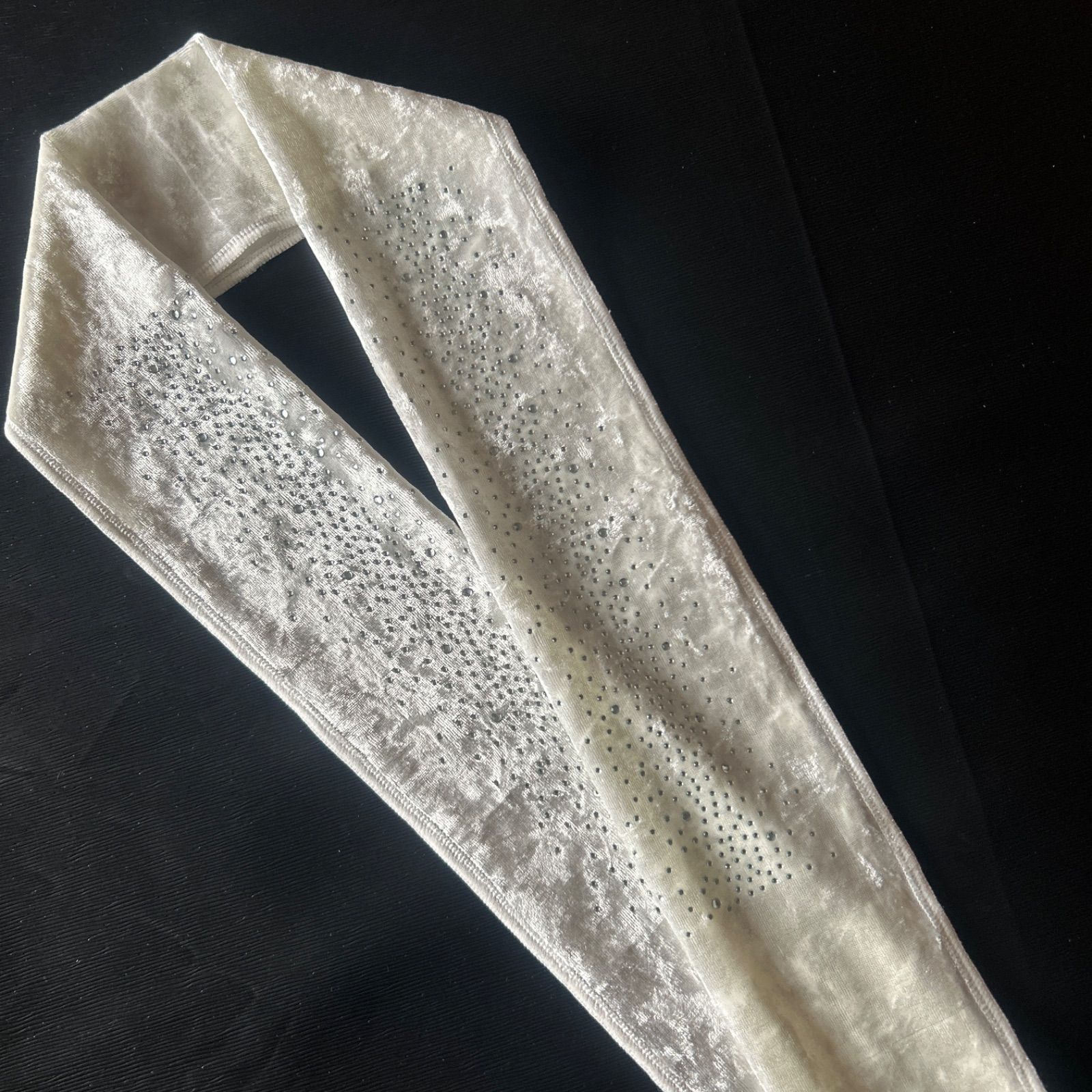 豪華ベルベット半衿 ラインストーン／ホワイト - メルカリ