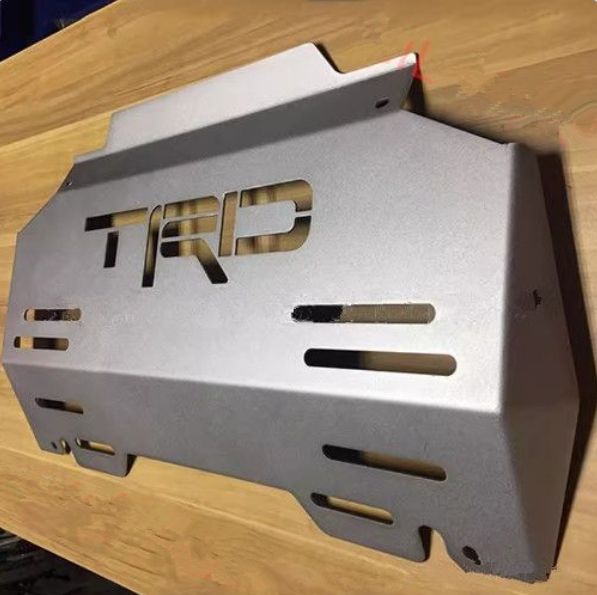 トヨタ・ハイラックス HILUX REVO GUN125 レッド TRD フロント