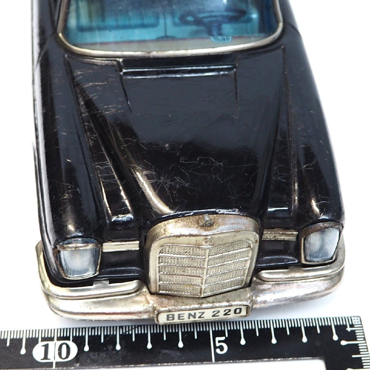 萬代屋【Mercedes Benz 220メルセデス ベンツ 大サイズ 黒 エンブレム欠】ブリキtin toy car自動車 BC  BANDAI赤箱バンダイ【本体のみ】0084 - メルカリ