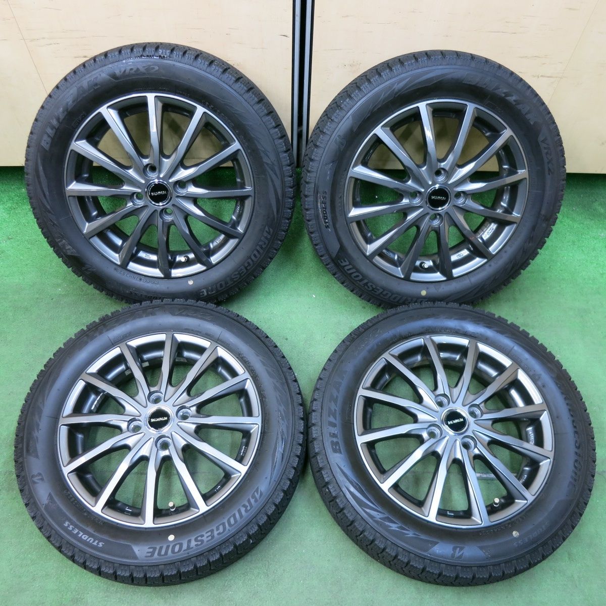 [送料無料] バリ溝！22年！キレイ！9.5分以上スタッドレス 165/65R15 ブリヂストン ブリザック VRX2 BALMINUM バルミナ 15インチ ハスラー ソリオ 等 PCD100/4H5010814SYス