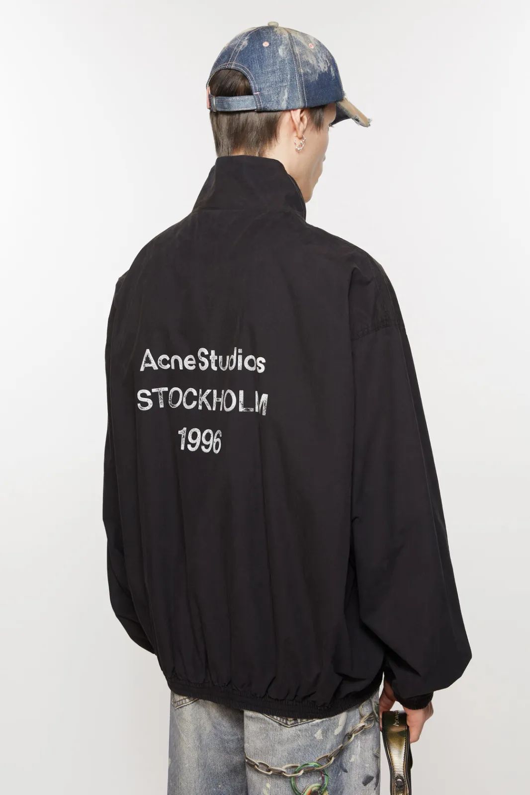 持っておきたい一枚◆Acne Studiosアクネストゥディオス◆バックロゴプリント ジップアップ ジャケット ユニセックス お早めに