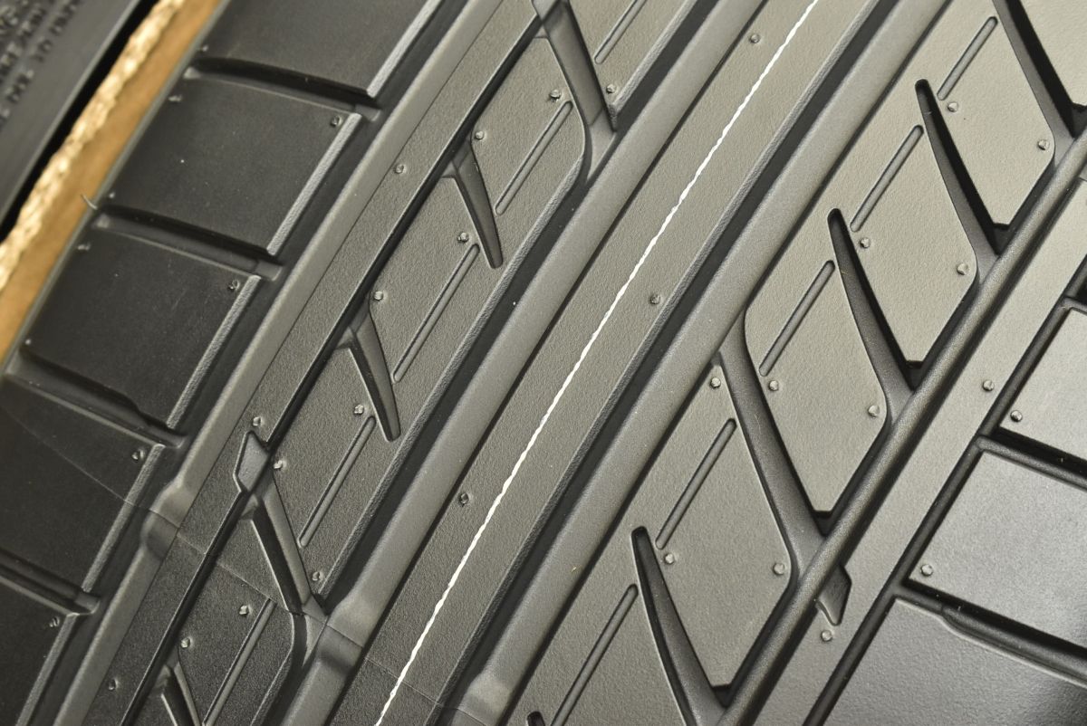 ロクサーニ？　 20AW 8J+45 PCD114 225/35R20 バリ山 バリ溝 美品】ロクサーニ クロノグラスター 20in 8.5J +45