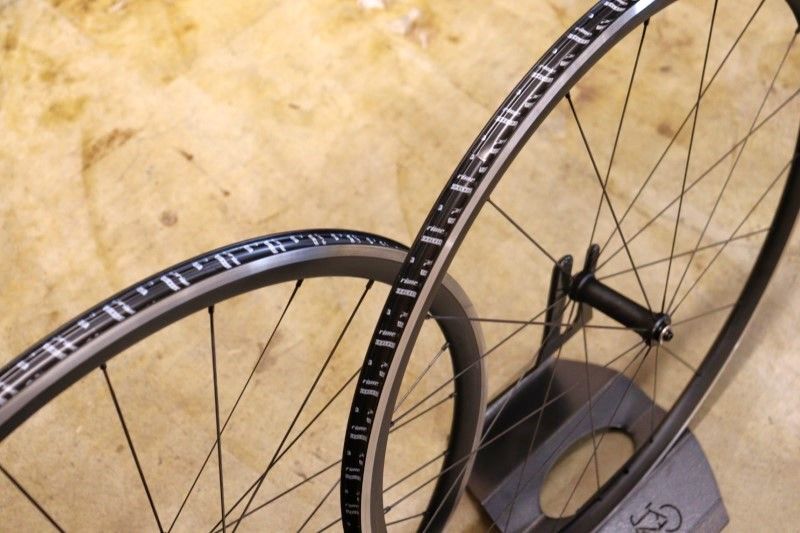 プライム PRIME アタッカー ATTAQUER チューブレスレディ シマノ 12 Prime Attaquer 前後ホイールセット wheel 11速 11s