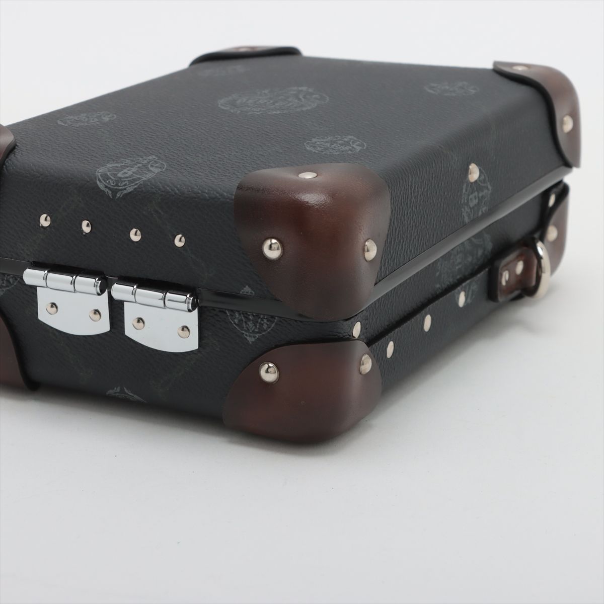 新品同様 ベルルッティ × グローブトロッター コラボ