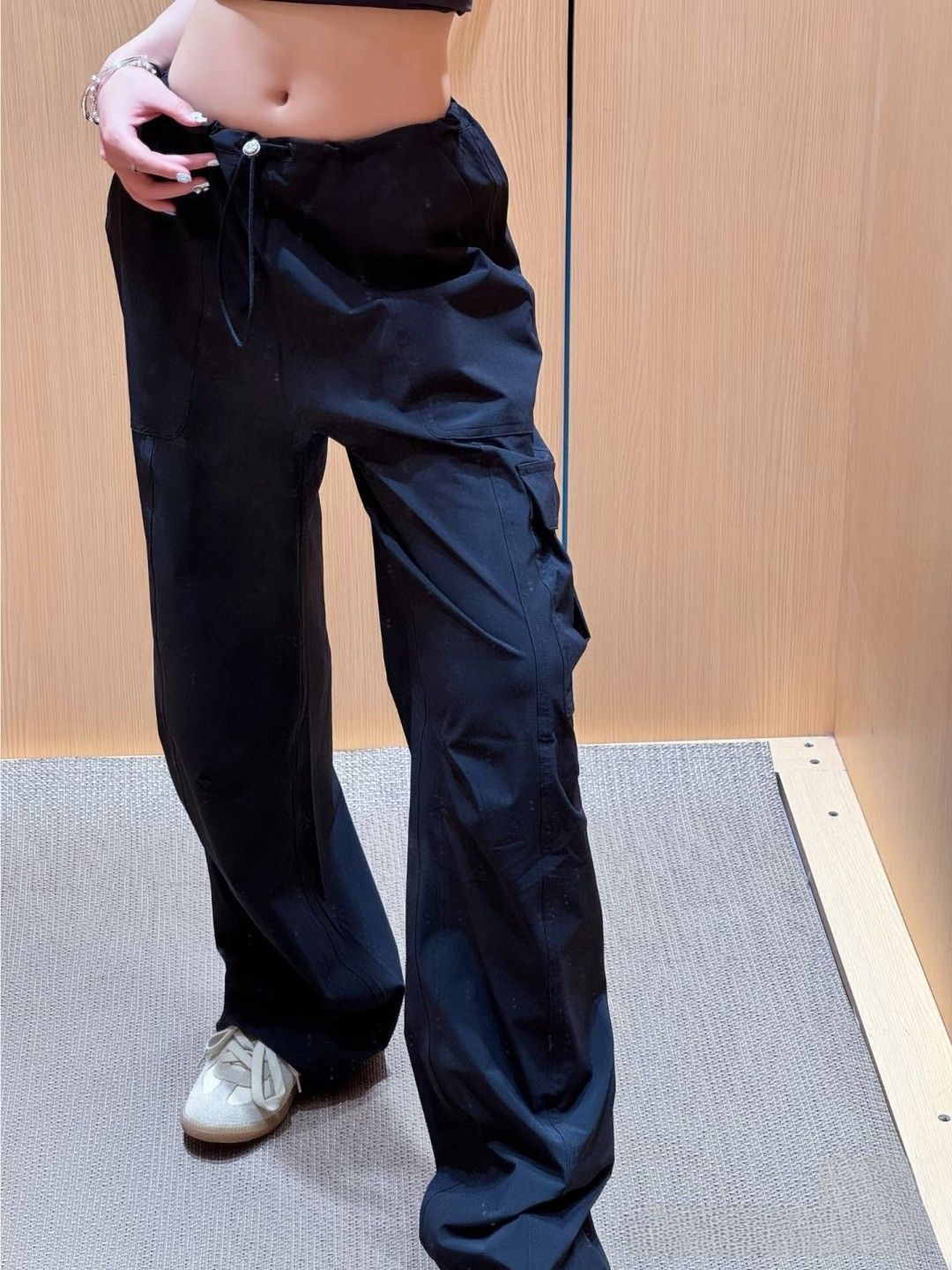 alo yoga パラシュートカーゴパンツ レディースカジュアルパンツ 誕生日プレゼントにもおすすめ