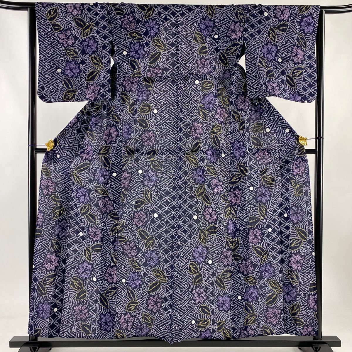 浴衣 身丈157cm 裄丈62.5cm S 絞り浴衣 草花 有職文様 黒 綿 名品