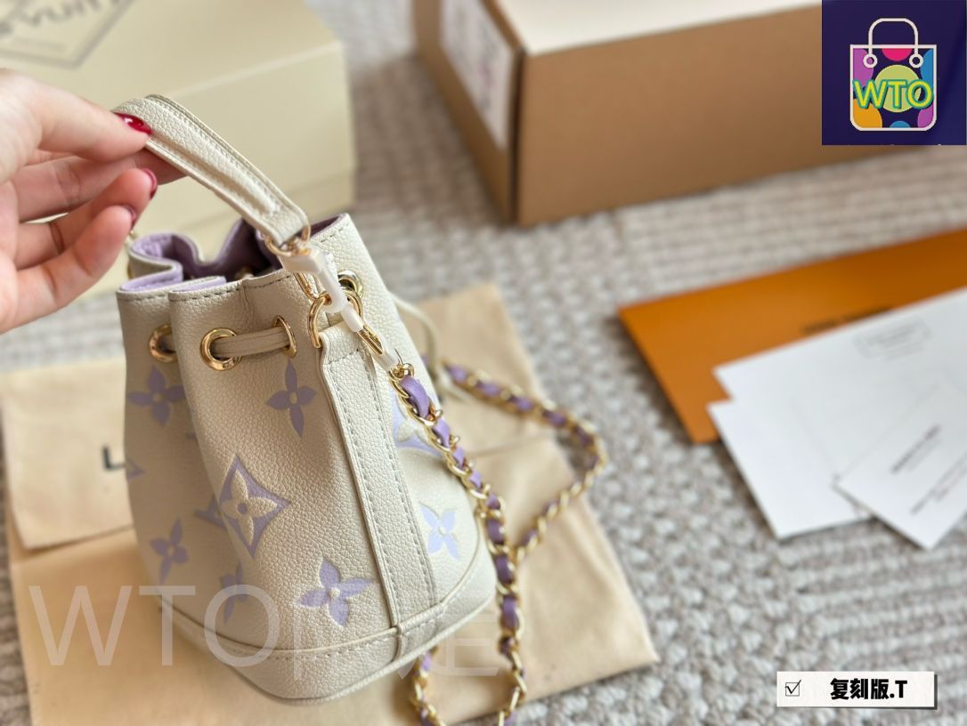 手首バッグ ショルダーバッグ