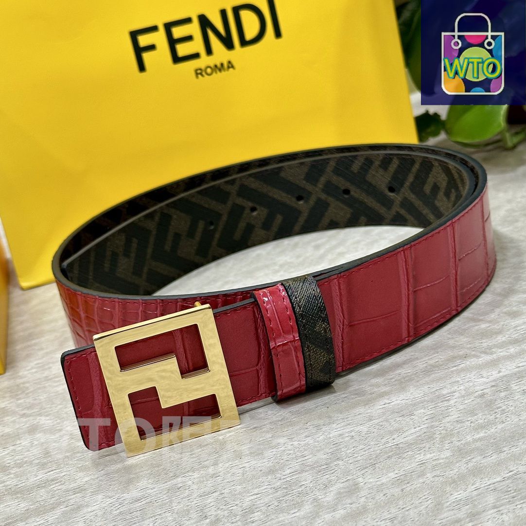 希少 HTC オーバーレイピーナッツスタッズベルト レッドパイソン