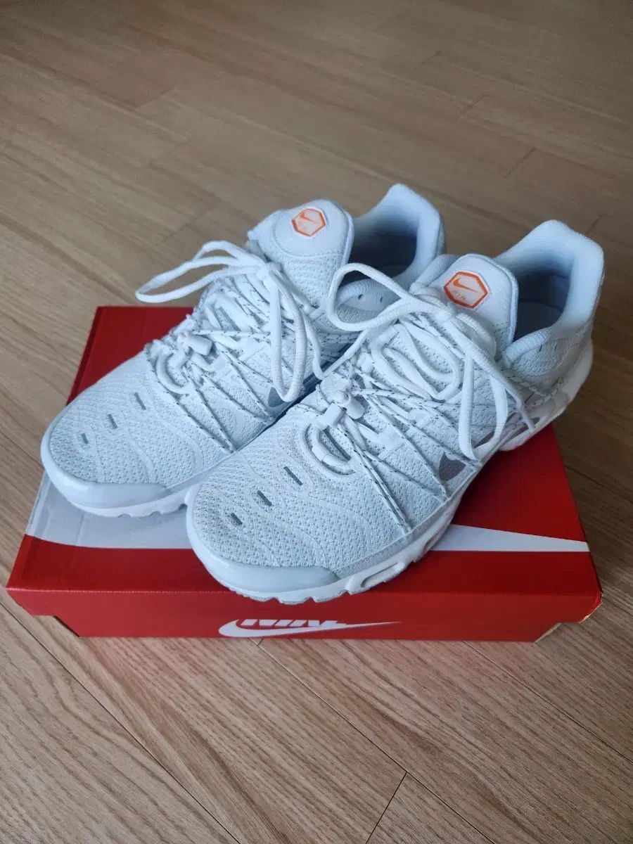 NIKE ナイキ エアマックス プラス ユーティリティ 280