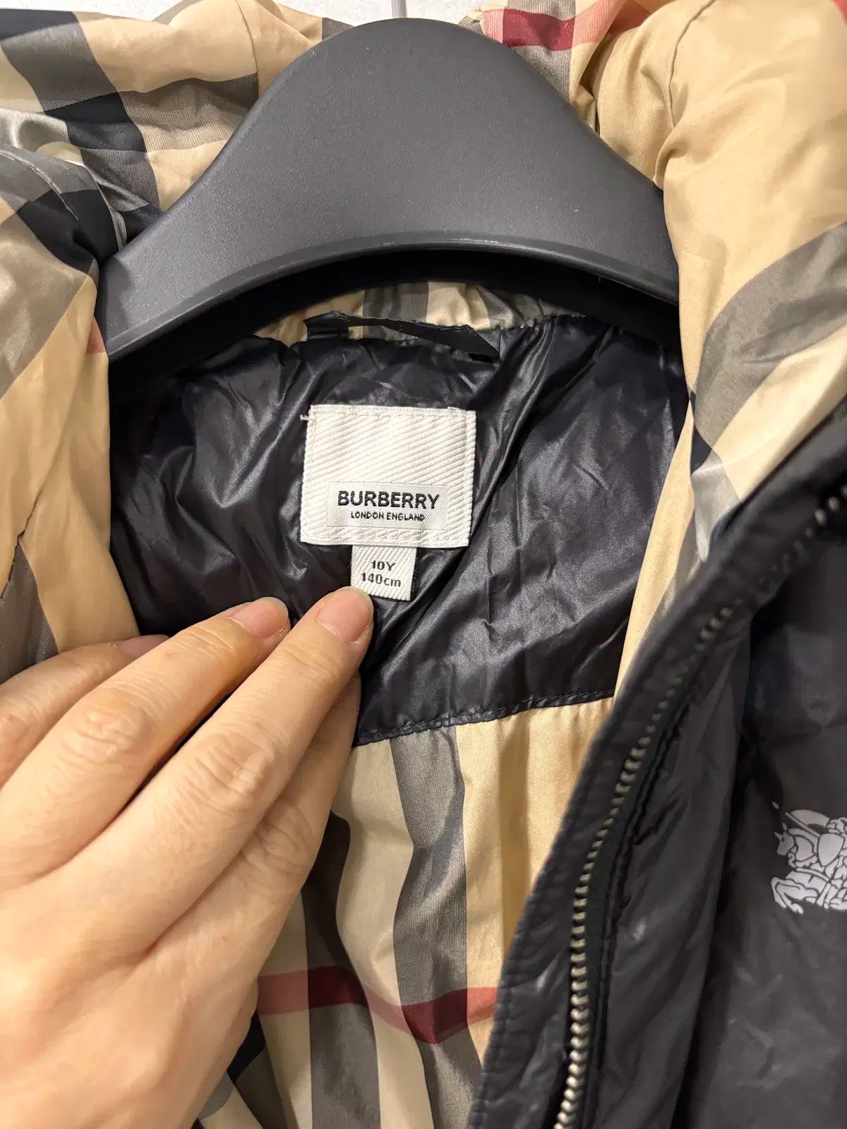 楚々とした上品なお着物 薄いグレージュ系 一ッ紋 袷 正絹 中古品