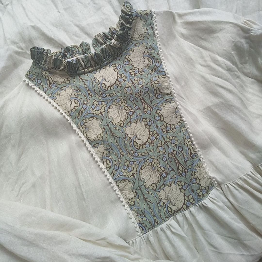 ハンドメイド ウイリアムモリステキスタイル切り替えワンピース フリル  