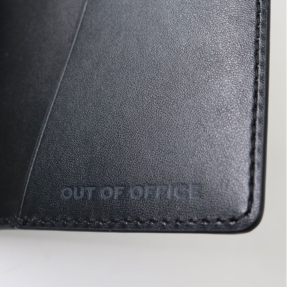  MARC JACOBS マークジェイコブス パスポートケース レザー THE PASSPORT CASE パスポートカバー ロゴ プレゼント ブランド パスポートケース カバー 旅行かばん 小分けバッグ