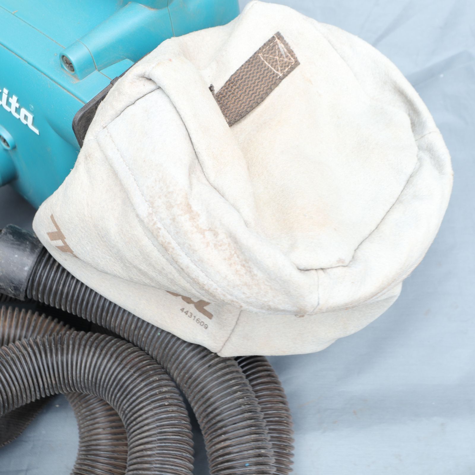 動作確認済/中古】Makita/マキタ 充電式小型集じん機 VC350D 小型 