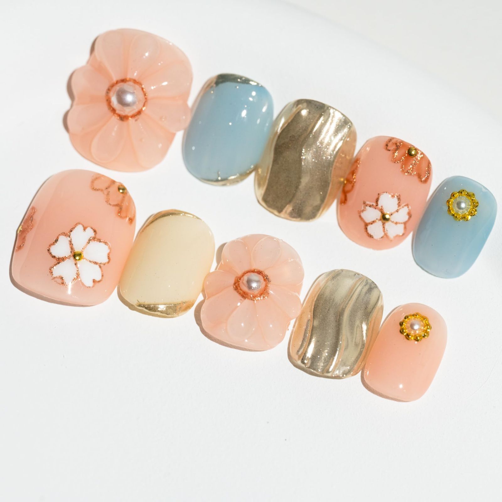 Size:XS_Color:#100 Sun&Beam Nails 手作り ネイルチップ ショート ラウンド つけ爪 ピンク 青 金 パール フラワー 人気 おしゃれ 可愛い 付け爪 10枚入 (#100 XS)