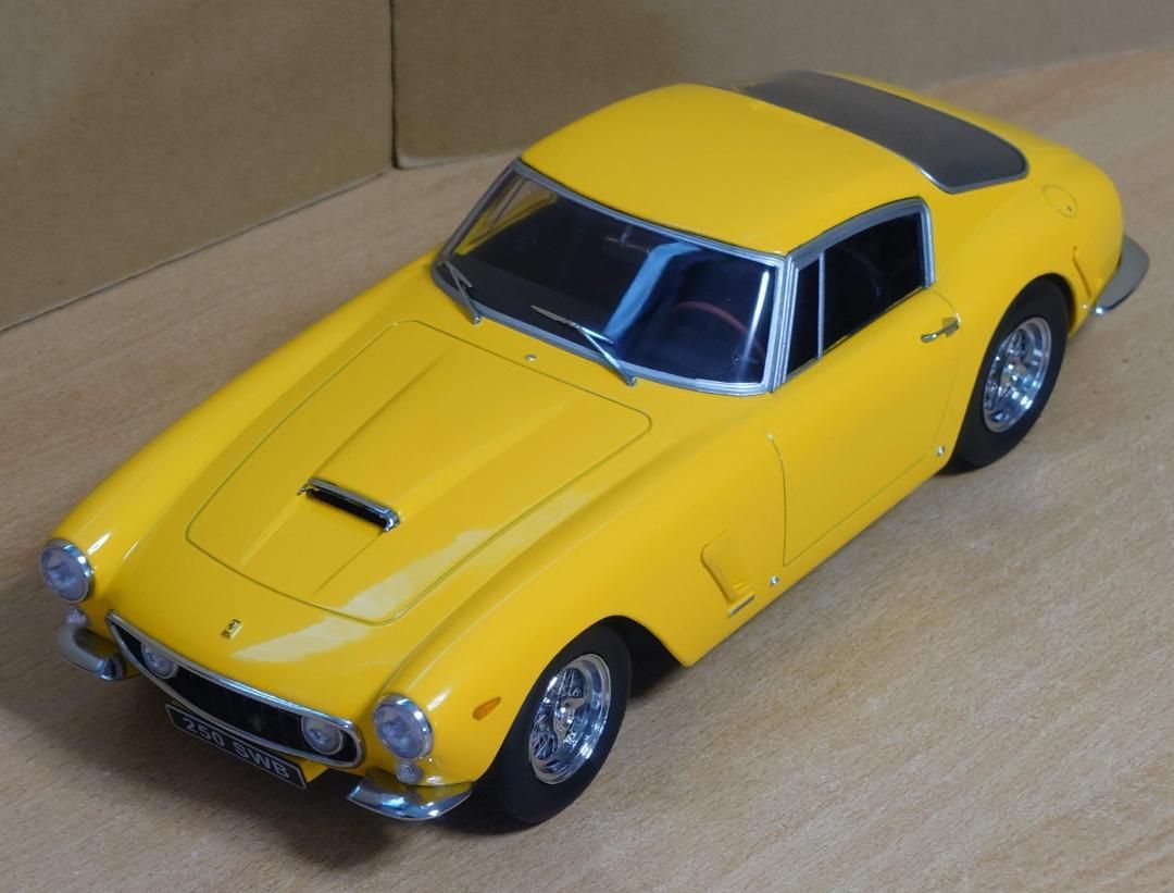 1/18 フェラーリ 250GT 1961 イエロー Ferrari 250GT - メルカリ