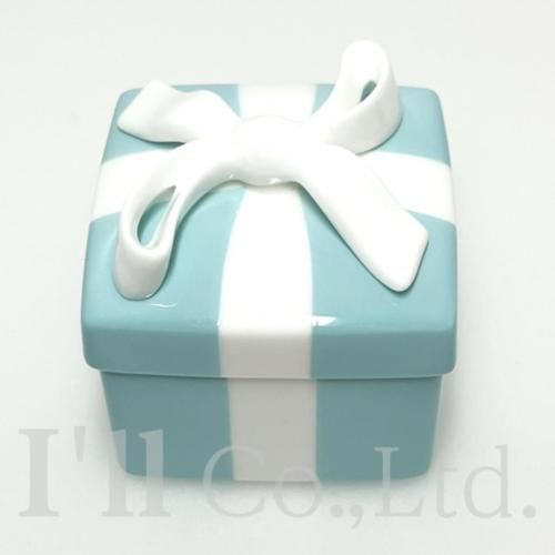 【新品同様】Tiffanyu0026Co.　ティファニー　ミニブルーボウ　ボックス　小物入れ　陶器　ティファニーブルー　ホワイト　インテリア小物　ブルーボックス　アクセサリーケース　ジュエリ