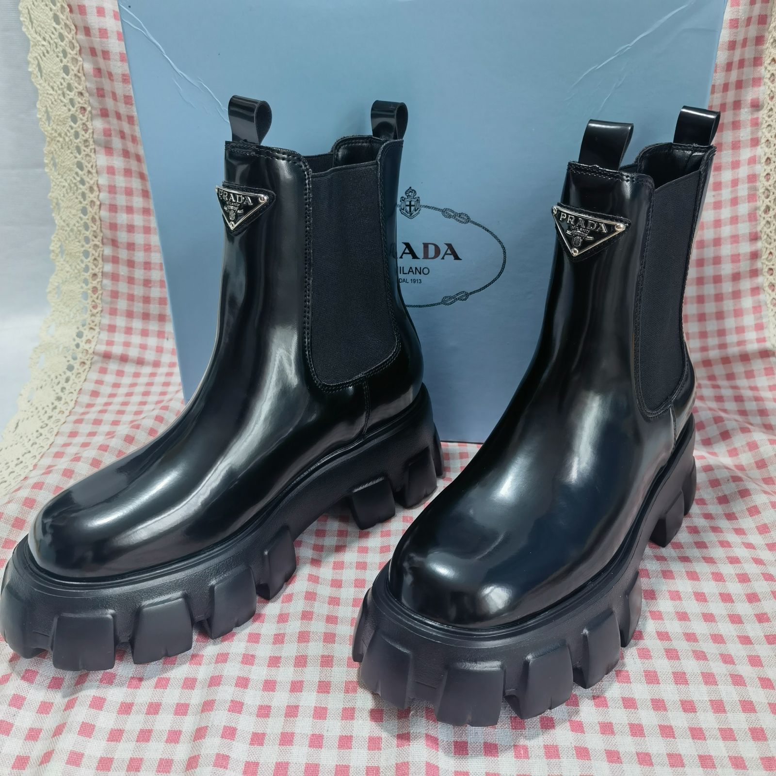 大人気 PRADA◇モノリス ブラッシュドレザー チェルシーブーツ 大人気 PRADA◇モノリス ブラッシュドレザー チェルシーブーツ