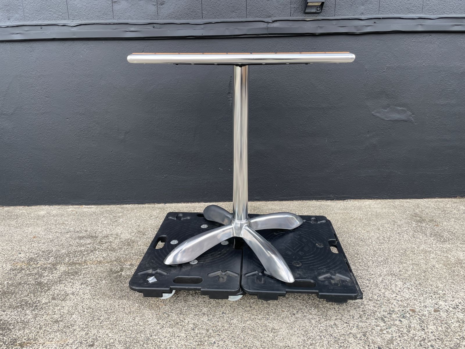 コーナー サイド